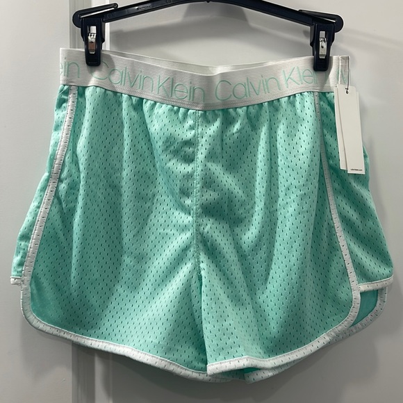 Girls Calvin Klein Performance Shorts - Picture 1 of 4